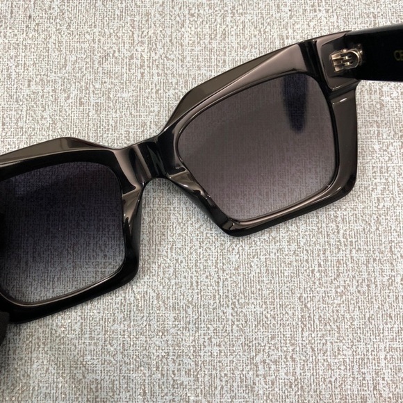 CELINE Oversized Square Sunglasses - Picture 4 of 8